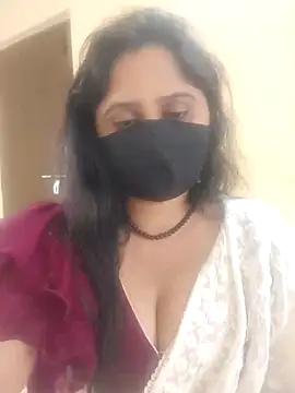 Snapshot of mouni499 chatting on February 3, 8:41 am mouni499 online show from February 3, 8:41 am