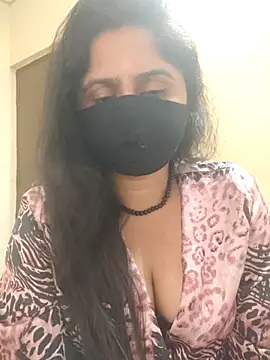 Snapshot of mouni499 chatting on February 8, 12:08 pm mouni499 online show from February 8, 12:08 pm