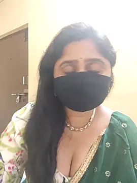 Snapshot of mouni499 chatting on February 23, 2:14 pm mouni499 online show from February 23, 2:14 pm