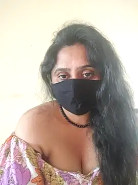 Snapshot of mouni499 chatting on February 24, 10:02 am mouni499 online show from February 24, 10:02 am