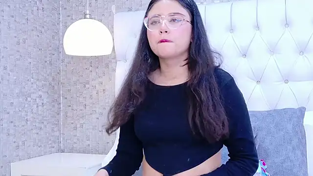 Snapshot of ScarlettPetrova chatting on December 3, 11:30 am ScarlettPetrova online show from December 3, 11:30 am