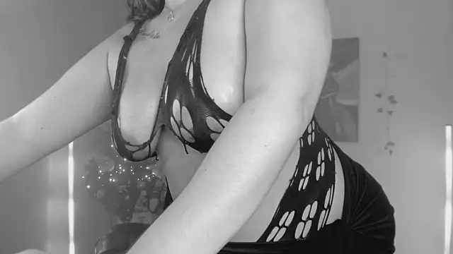 Snapshot of Cleopatra_COL chatting on December 5, 1:47 am Cleopatra COL online show from December 5, 1:47 am