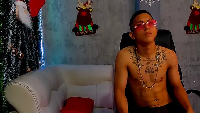 Snapshot of soy_Aron chatting on December 20, 8:49 pm soy Aron online show from December 20, 8:49 pm