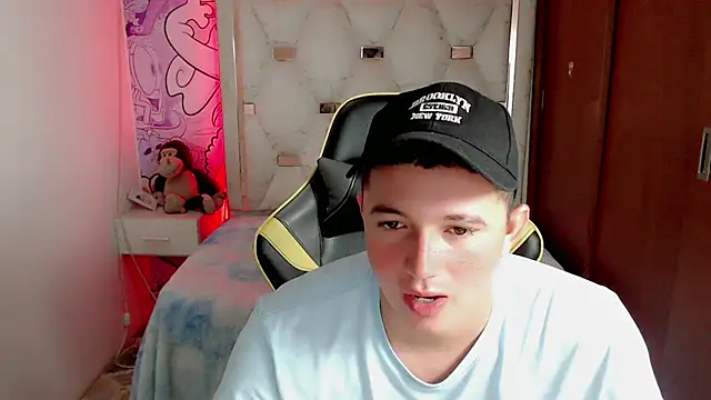 Snapshot of giorgio_box chatting on November 6, 12:28 pm giorgio box online show from November 6, 12:28 pm