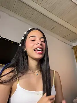 Snapshot of Milleradhara24 chatting on November 25, 2:50 pm Milleradhara24 online show from November 25, 2:50 pm