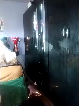 Snapshot of Belinder003 chatting on December 22, 1:30 pm Belinder003 online show from December 22, 1:30 pm