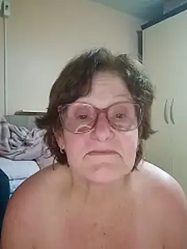 cremiudes online show from November 8, 9:02 pm