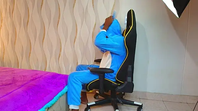 Snapshot of Boy_savoy chatting on November 10, 7:24 pm Boy savoy online show from November 10, 7:24 pm