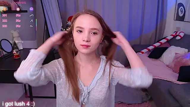 Snapshot of Adria_Arjona chatting on December 18, 7:36 am Adria Arjona online show from December 18, 7:36 am