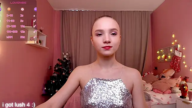 Snapshot of Adria_Arjona chatting on December 21, 7:37 am Adria Arjona online show from December 21, 7:37 am