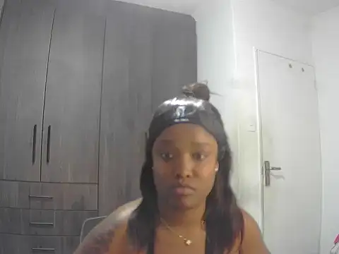 Cherry-OnTop online show from November 2, 10:28 am