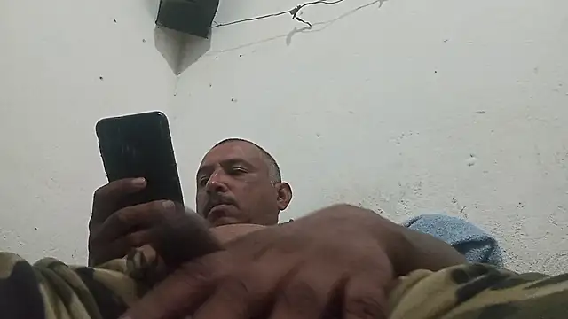 Snapshot of negrocomomisuerte chatting on November 15, 8:11 am negrocomomisuerte online show from November 15, 8:11 am