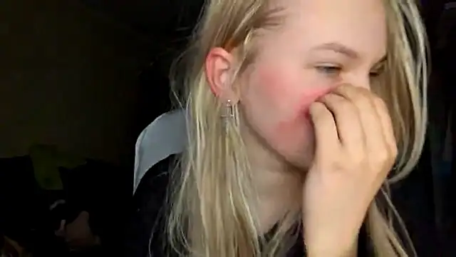 KarinRobertson online show from January 17, 5:05 pm