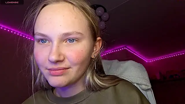 KarinRobertson online show from February 13, 4:03 pm