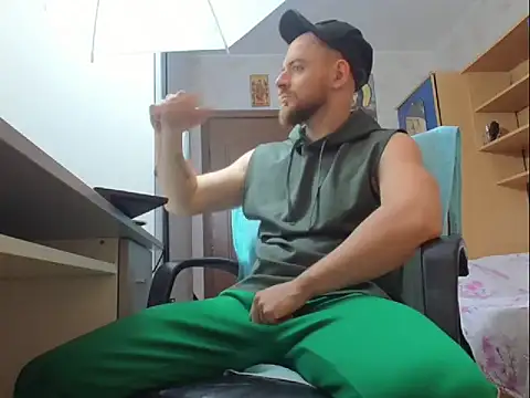 Snapshot of Ryanstone_ chatting on November 6, 3:51 am Ryanstone online show from November 6, 3:51 am