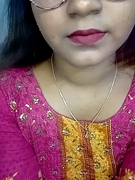 Snapshot of Neha533 chatting on December 19, 9:11 pm Neha533 online show from December 19, 9:11 pm