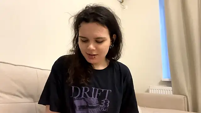 Snapshot of RosaleeSwint chatting on November 14, 1:43 pm RosaleeSwint online show from November 14, 1:43 pm