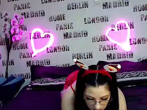 Bya hootgyrl1 online show from December 18, 8:48 pm