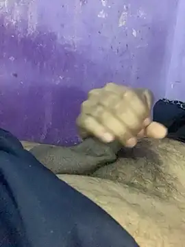 Snapshot of hotman29 chatting on December 15, 8:24 pm hotman29 online show from December 15, 8:24 pm