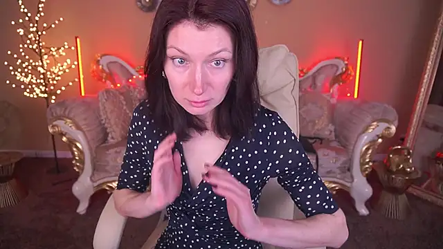 AmiraGoldd online show from March 6, 1:51 pm