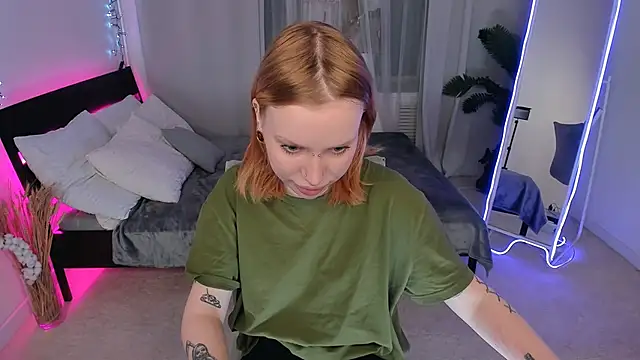 Snapshot of NaomiRosss chatting on November 8, 12:05 pm NaomiRosss online show from November 8, 12:05 pm