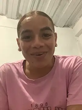 Snapshot of Megan2026 chatting on November 16, 2:17 am Megan2026 online show from November 16, 2:17 am