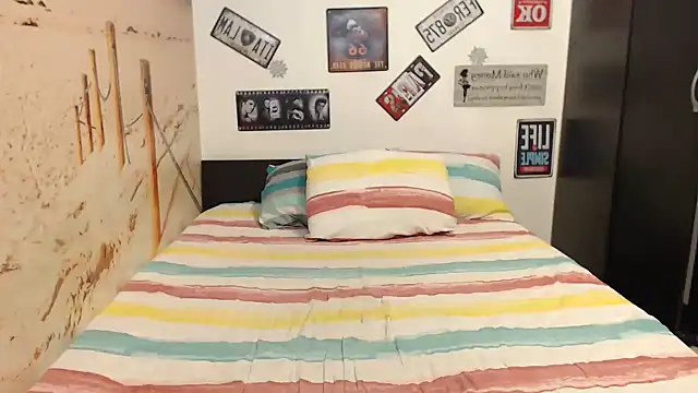 Snapshot of SugarDiamonds chatting on March 19, 5:30 am SugarDiamonds online show from March 19, 5:30 am