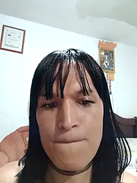 Snapshot of PaulinaLondra2 chatting on November 4, 11:59 pm PaulinaLondra2 online show from November 4, 11:59 pm