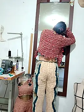 Snapshot of PaulinaLondra2 chatting on December 1, 12:43 pm PaulinaLondra2 online show from December 1, 12:43 pm