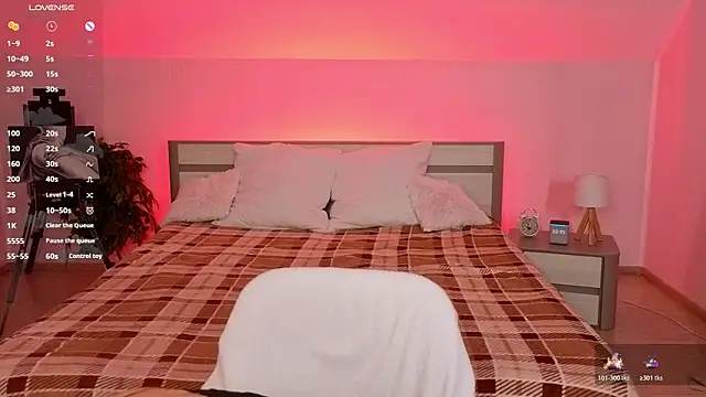 WICKEDEMBER online show from April 25, 2:03 am