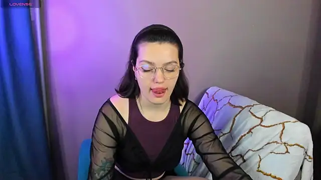 Snapshot of Karina_Kellyy chatting on December 15, 3:44 am Karina Kellyy online show from December 15, 3:44 am