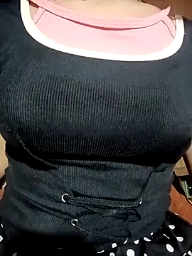 Snapshot of LenaLy2k chatting on November 27, 12:29 pm LenaLy2k online show from November 27, 12:29 pm