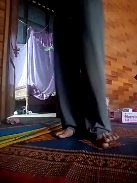 Snapshot of LenaLy2k chatting on December 3, 12:07 am LenaLy2k online show from December 3, 12:07 am