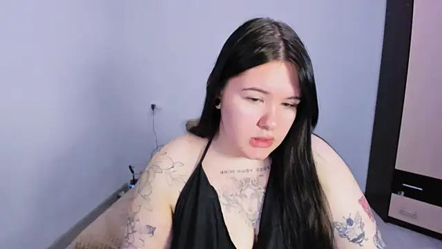 HitoMi2 online show from November 16, 8:20 am