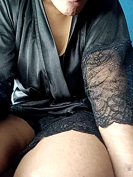 Snapshot of Saniya76 chatting on November 13, 4:00 am Saniya76 online show from November 13, 4:00 am