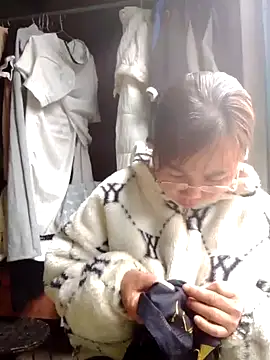 Snapshot of be-yeu chatting on November 13, 1:48 am be-yeu online show from November 13, 1:48 am