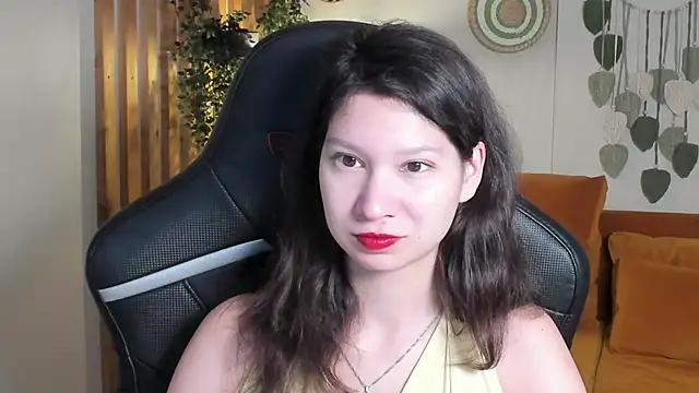 Snapshot of SaraDenars chatting on December 3, 5:15 am SaraDenars online show from December 3, 5:15 am