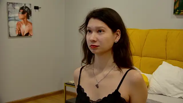 Snapshot of SaraDenars chatting on December 4, 5:39 am SaraDenars online show from December 4, 5:39 am