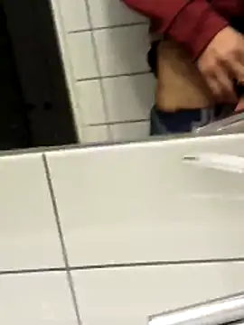 Snapshot of Camiin20 chatting on February 1, 3:54 pm Camiin20 online show from February 1, 3:54 pm