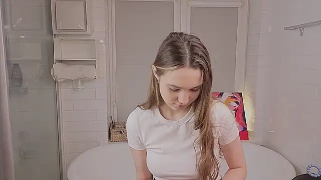 LeenaPuita online show from February 18, 5:20 pm