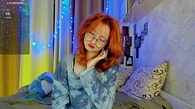 Snapshot of DragonflyLiza chatting on November 10, 12:04 pm DragonflyLiza online show from November 10, 12:04 pm