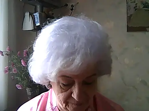 Snapshot of ValeriaKroww chatting on November 12, 8:04 am ValeriaKroww online show from November 12, 8:04 am