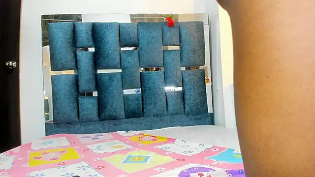 Jazmin040 online show from November 12, 1:00 pm