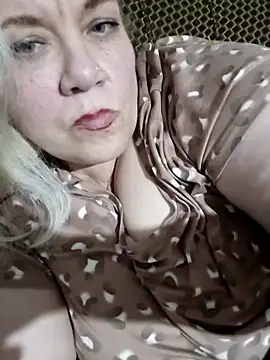 IZOLDA99 online show from November 3, 6:20 pm