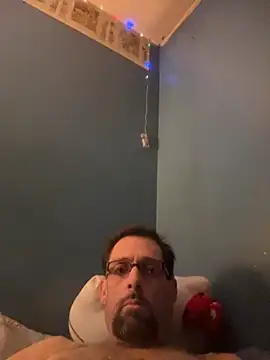 biggdaddyandqueenn online show from December 1, 8:08 am