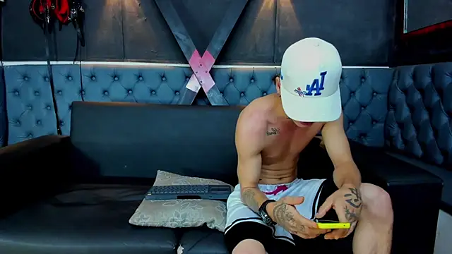 Snapshot of Kevinperlas chatting on November 7, 3:50 am Kevinperlas online show from November 7, 3:50 am