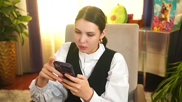 JanyceGrzyb online show from November 4, 4:00 am