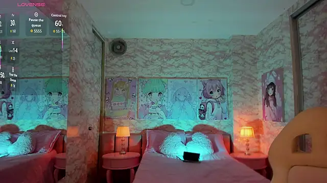 Snapshot of sensual_skinny chatting on December 19, 3:13 am sensual skinny online show from December 19, 3:13 am