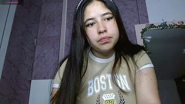 lauxury  online show from December 15, 4:28 am