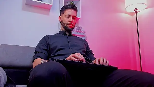 Supreme Alpha online show from November 17, 3:45 am